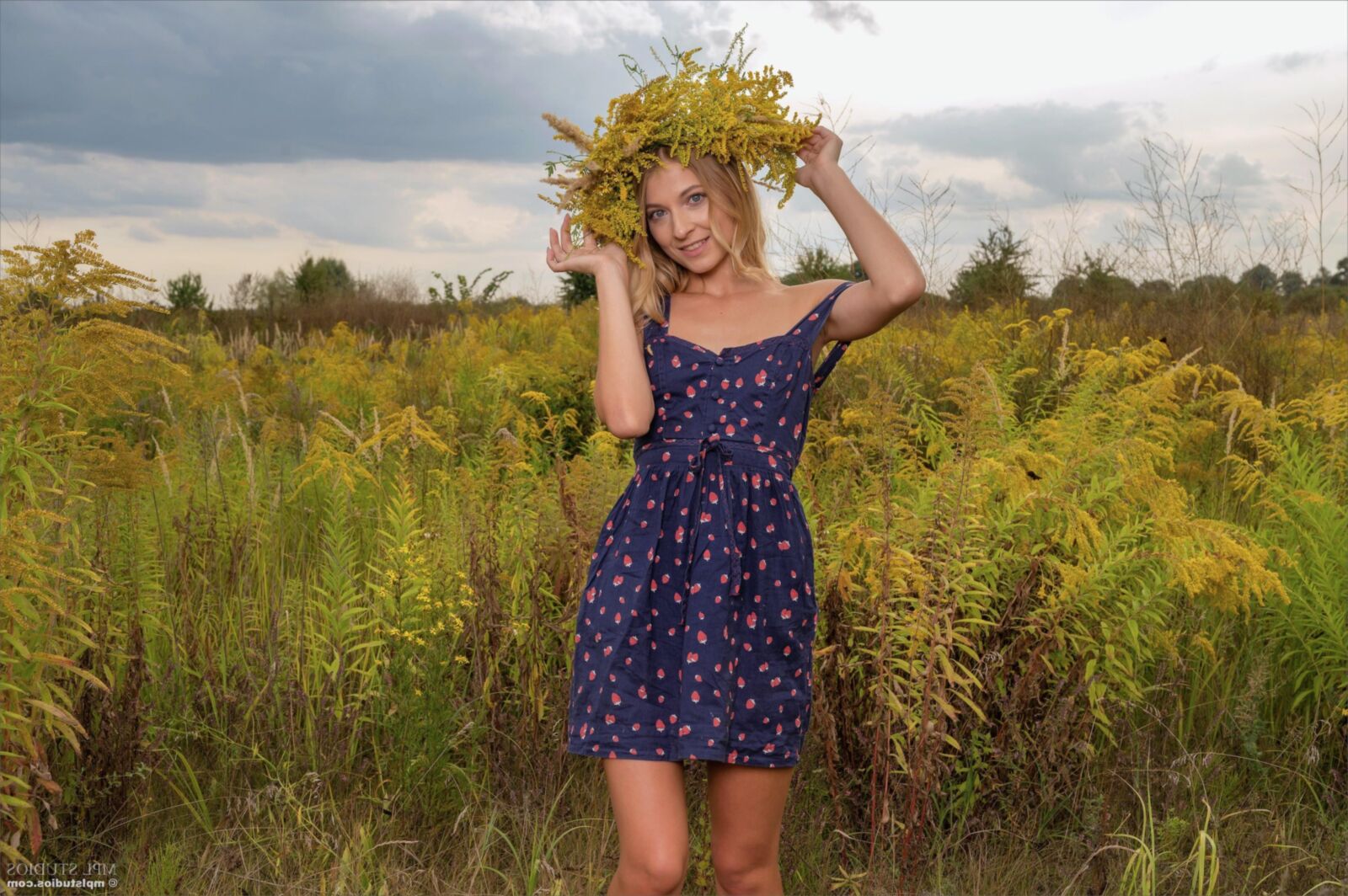 MPLStudios EMILY GRACE Picking flowers