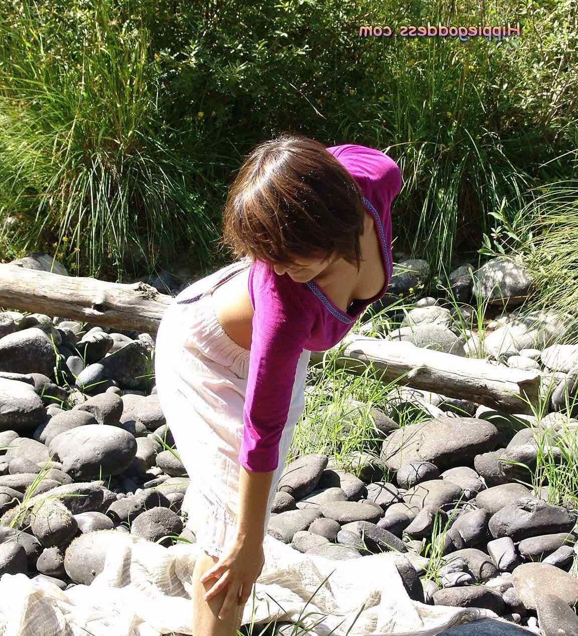 HippieGoddess BREA Naked in the river bed