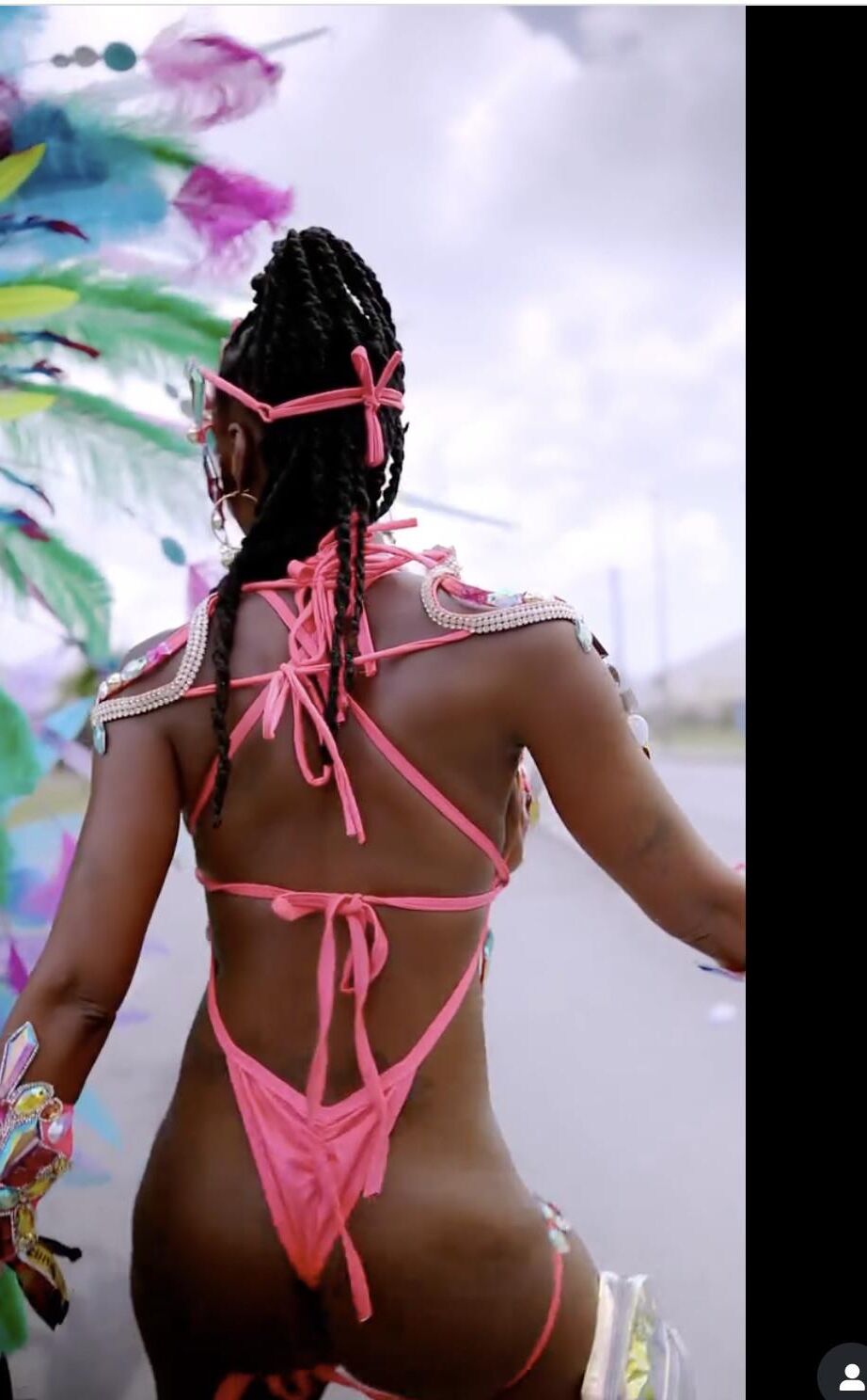 Gros boob bajan fille