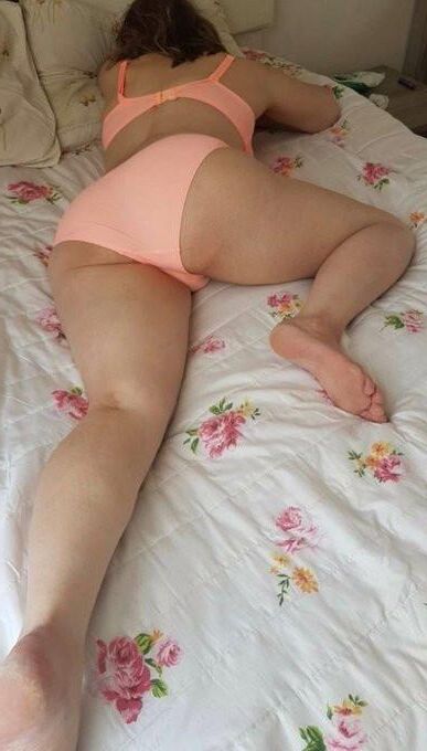 巨乳アラブの女性