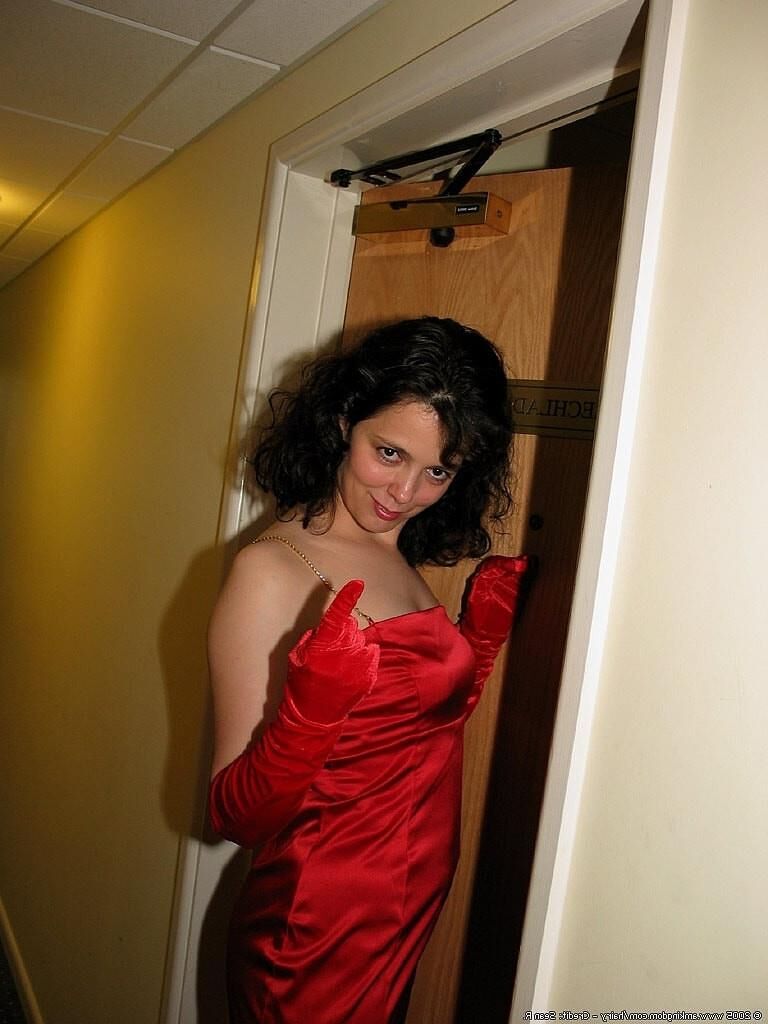 . Felicity shit hot young MILF minx