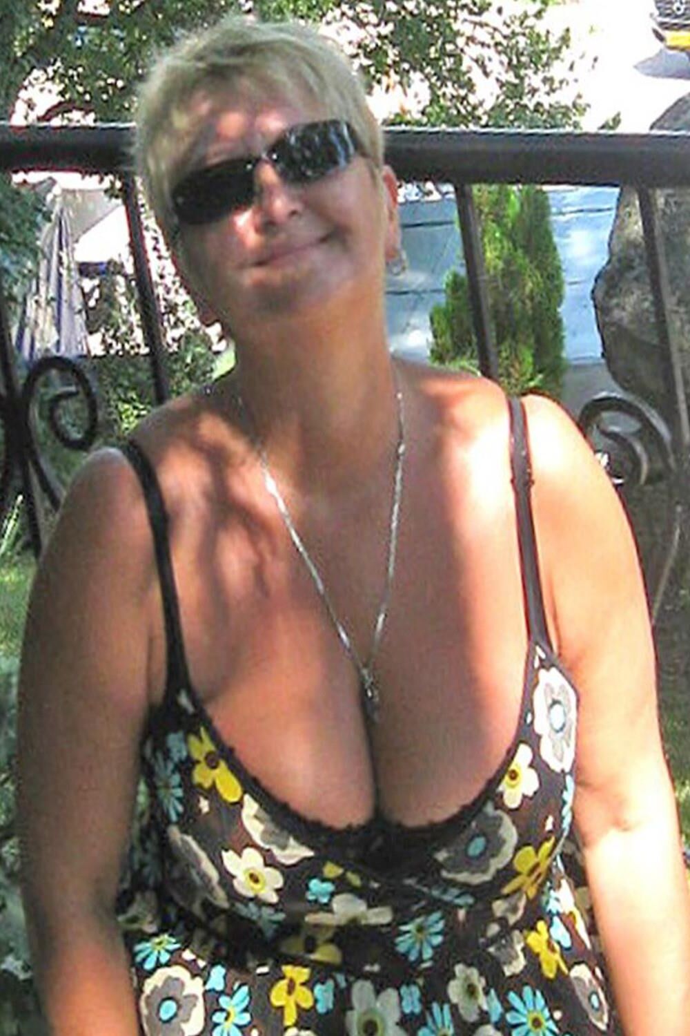 De vacaciones con bonito escote