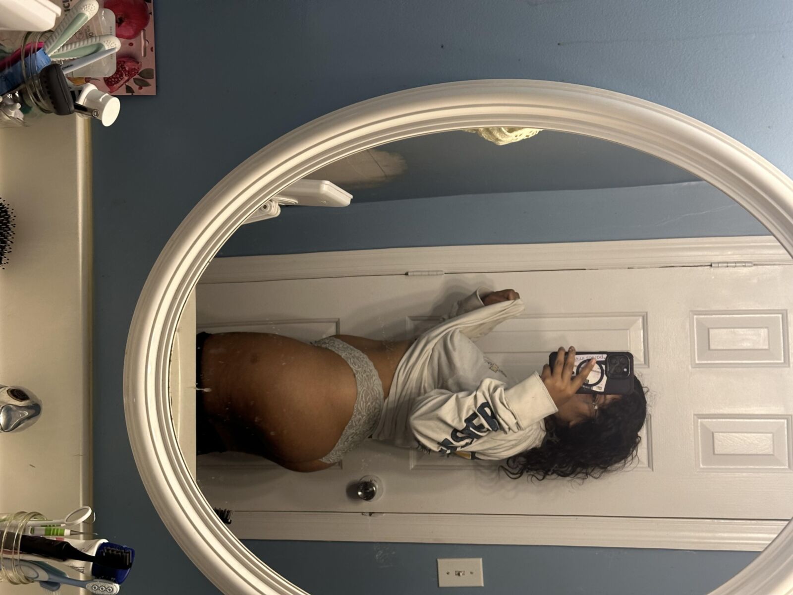 Lindo Latina GF tiene un buen culo grande y tetas sexys