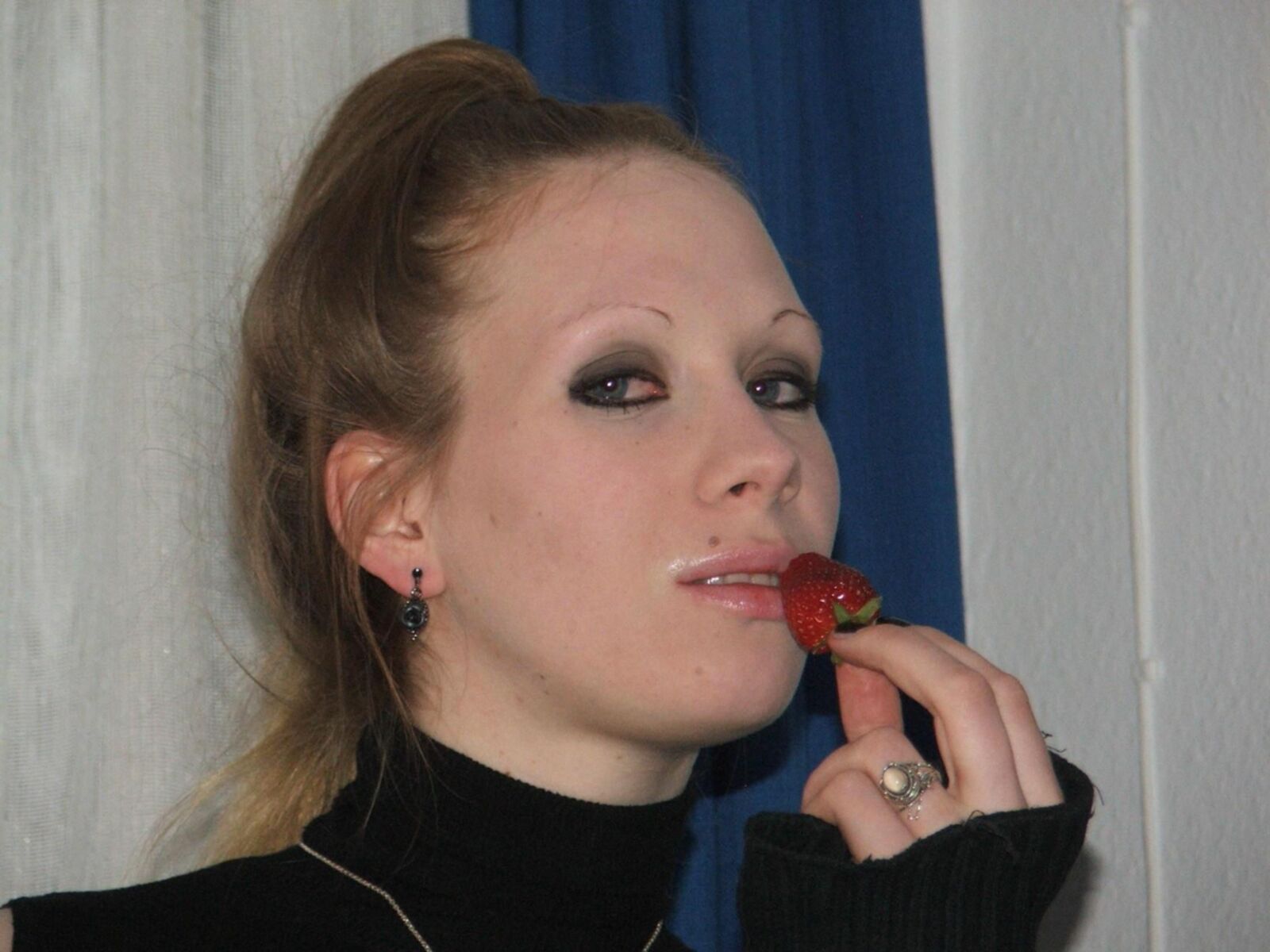 ケルンのセクシーなドイツのティーンクリスティンが暴露されました