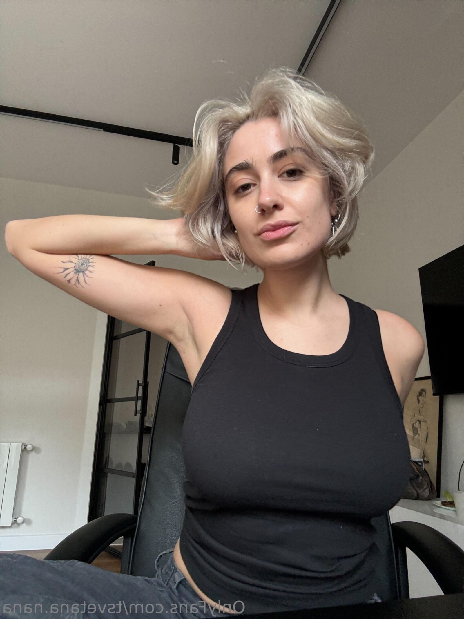 Tsvetana Wunderschöne riesige Titten Arsch sexy Brünette Mädchen gemischt heiß Pho Pho