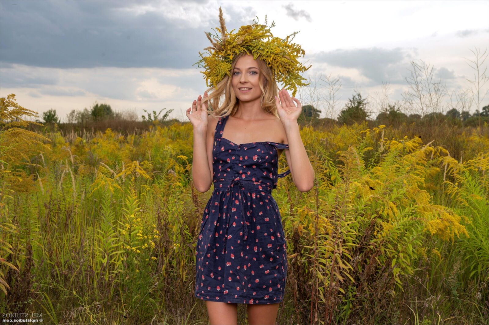 MPLStudios EMILY GRACE Picking flowers