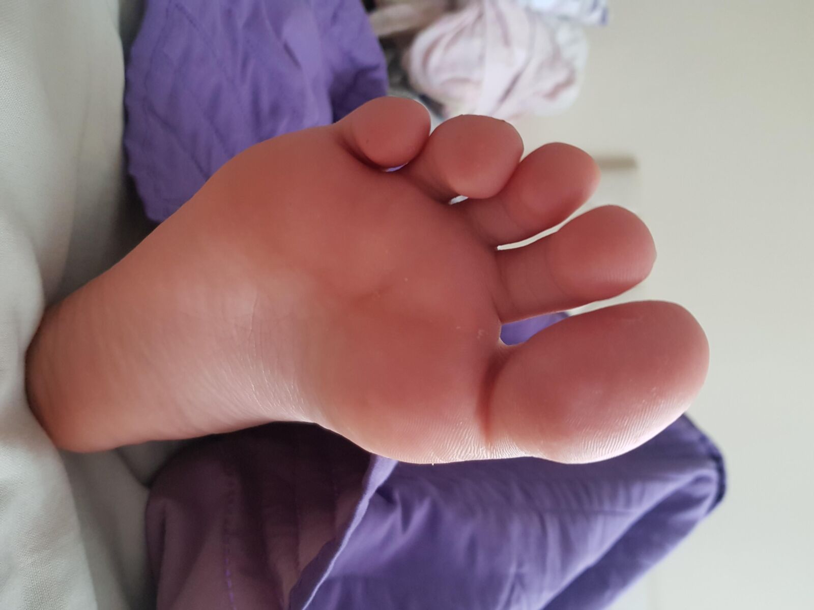 neva yalcin turkish sleeping pink soles 