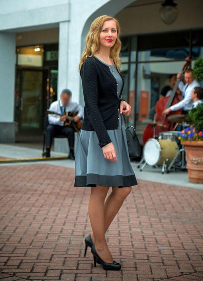 STAR Classy Blonde MILF