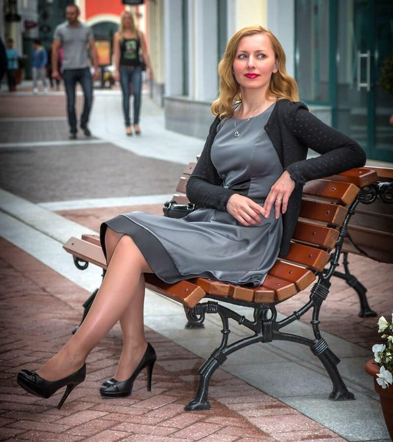 STAR Classy Blonde MILF