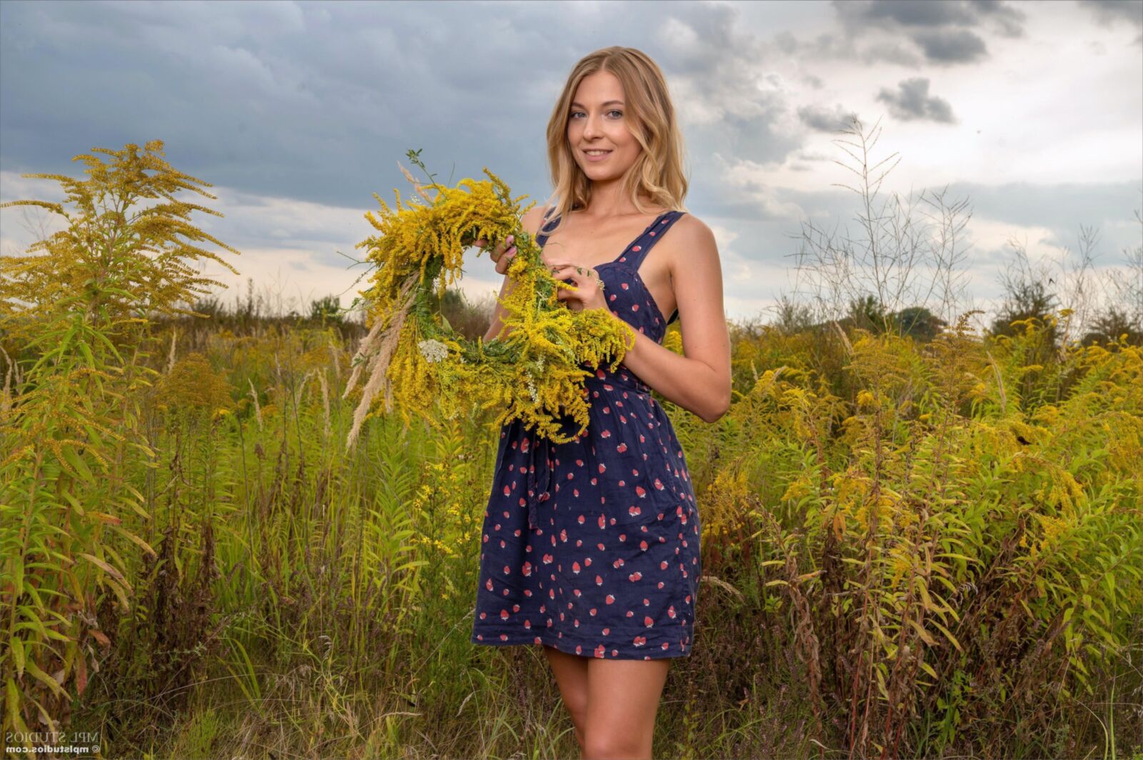 MPLStudios EMILY GRACE Picking flowers