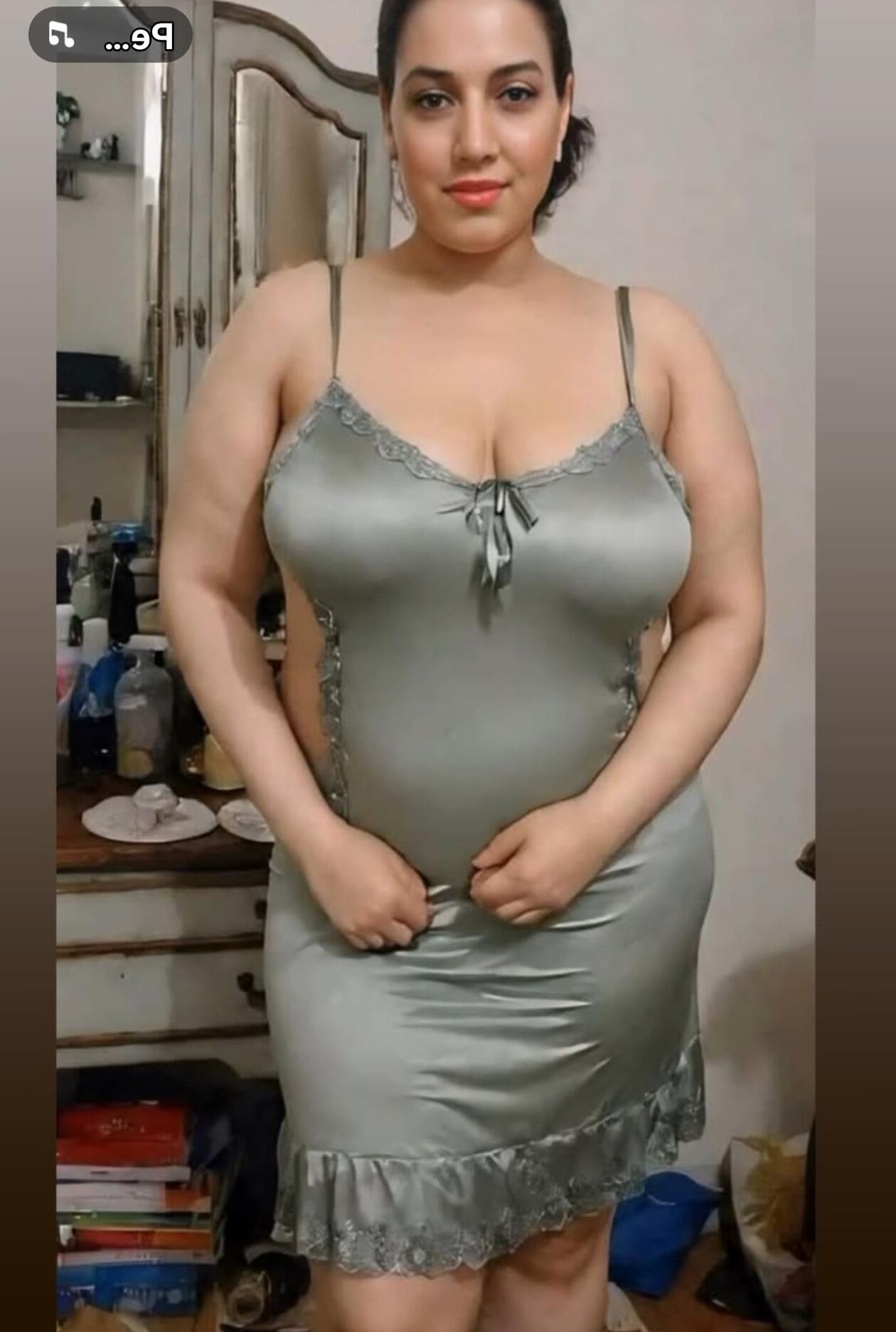 巨乳アラブの女性