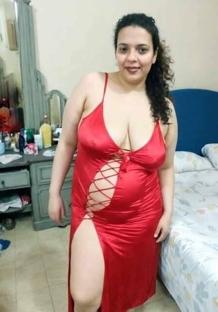 巨乳アラブの女性