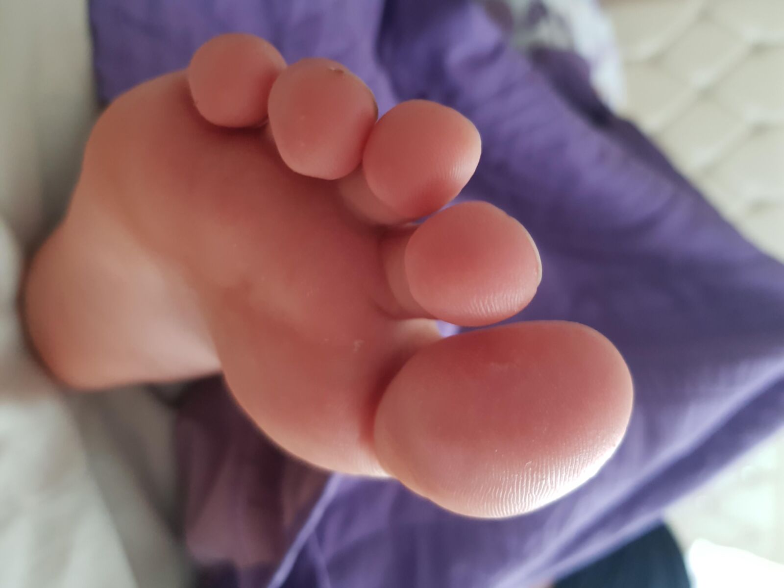 neva yalcin turkish sleeping pink soles 