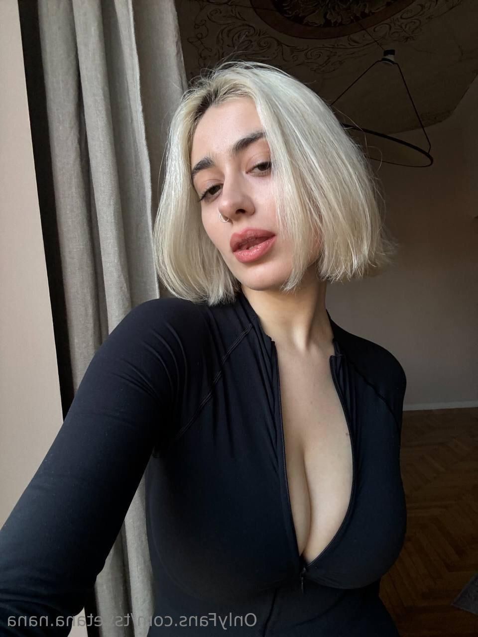 Tsvetana Wunderschöne riesige Titten Arsch sexy Brünette Mädchen gemischt heiß Pho Pho