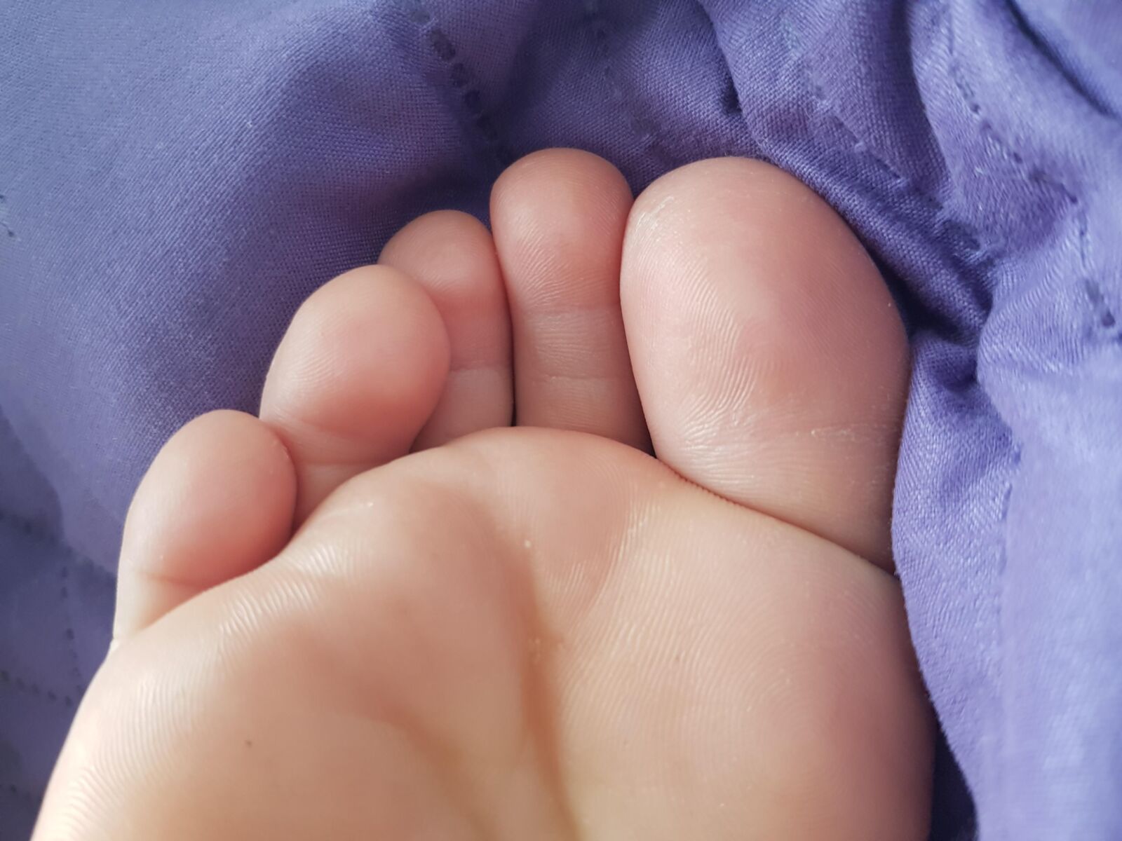 neva yalcin turkish sleeping pink soles 