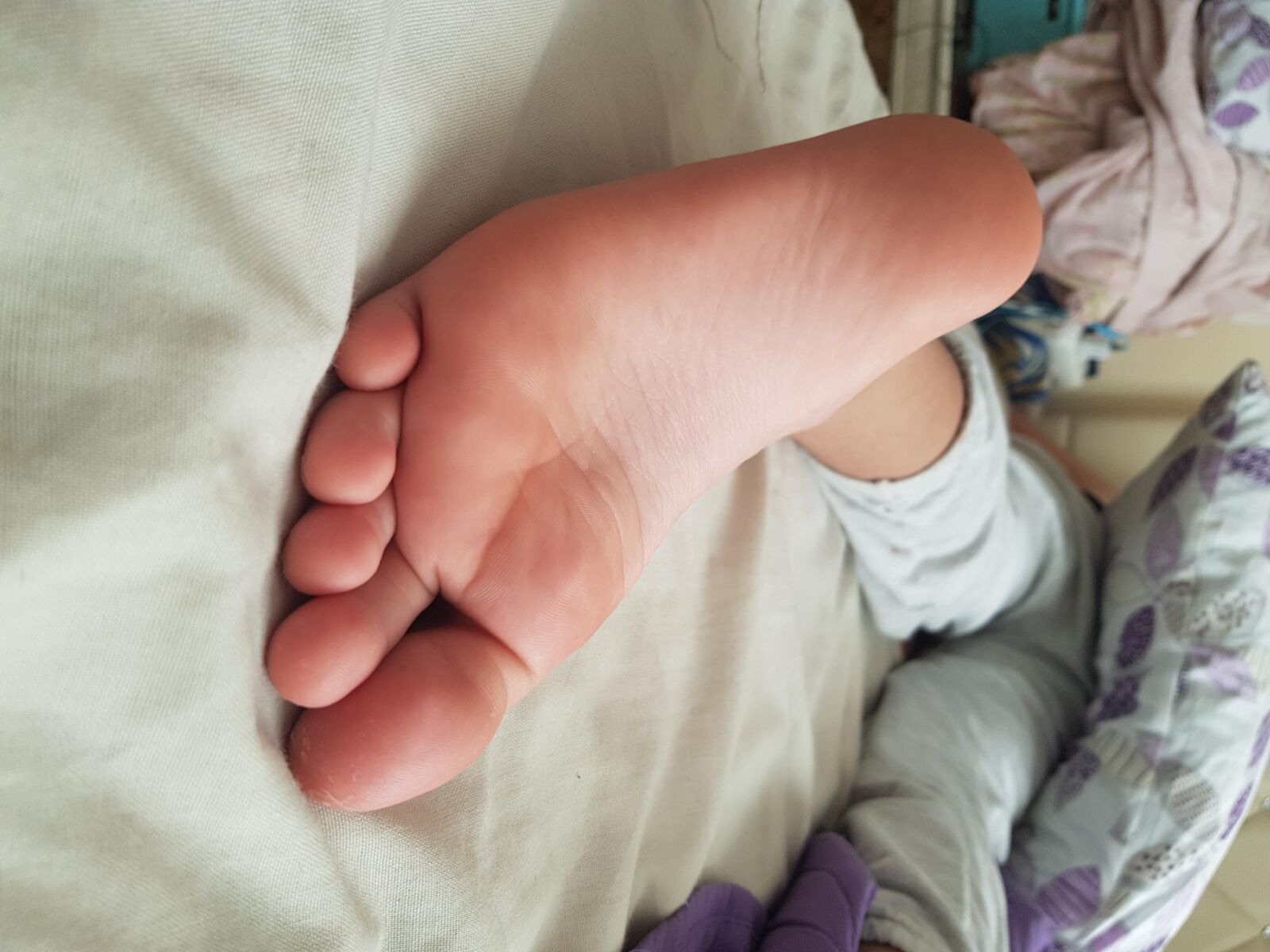 neva yalcin turkish sleeping pink soles 