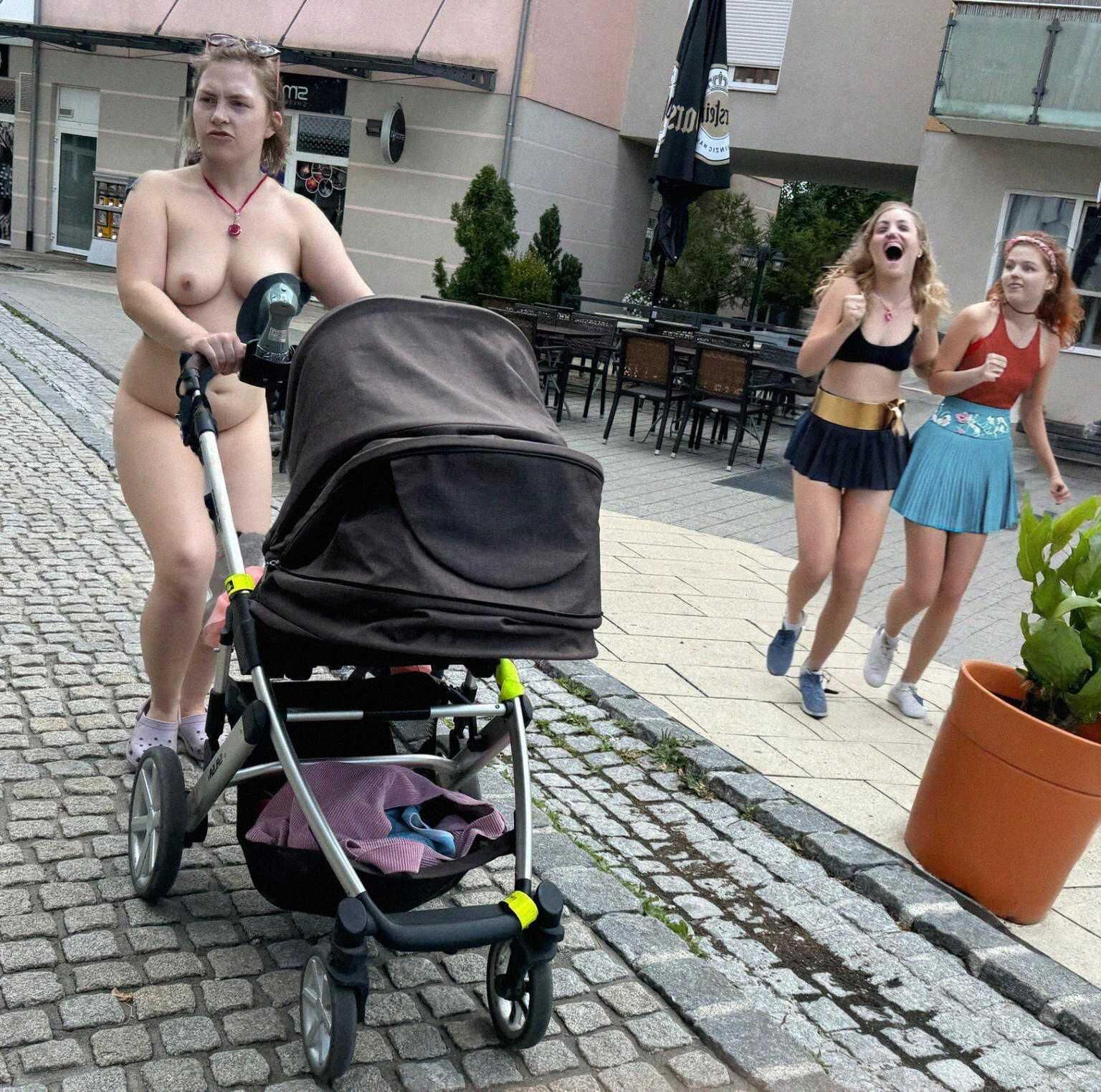 private exposing Redhead pregnant Moms Daughters (over )