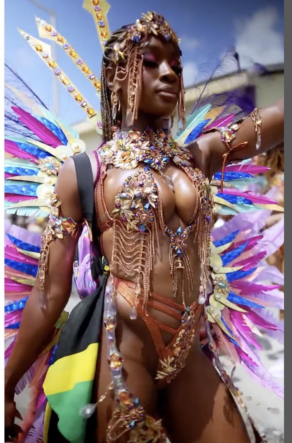 Gros boob bajan fille