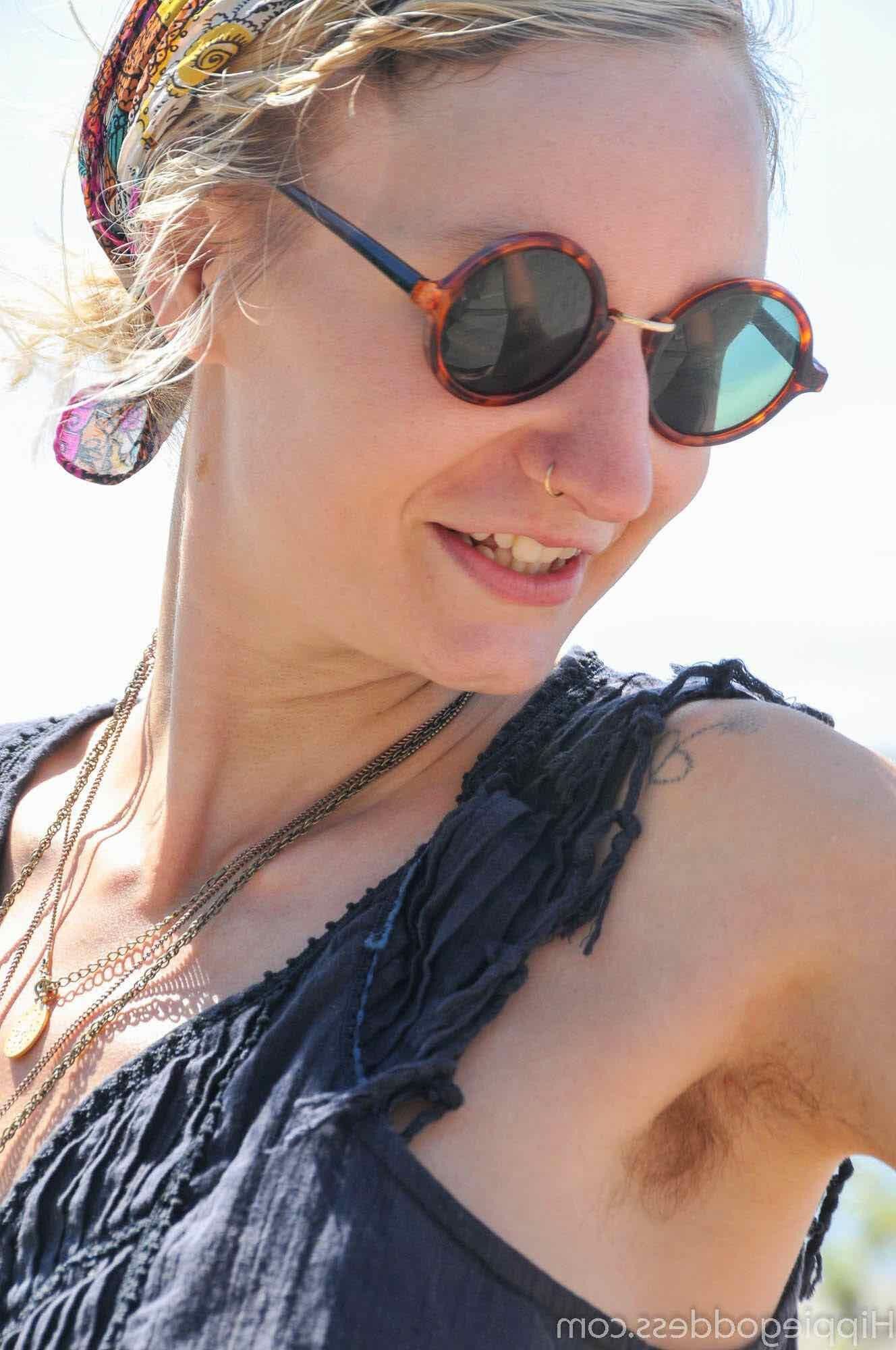 Hippiegoddess Andromeda sexier, wenn sie nackt ist