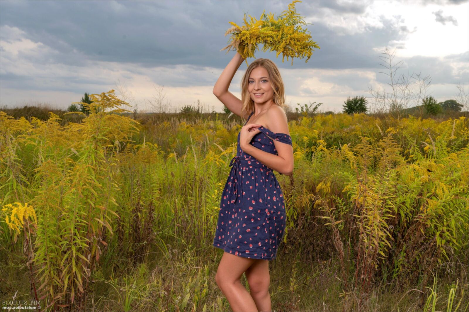 MPLStudios EMILY GRACE Picking flowers