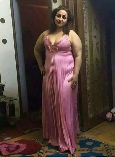 巨乳アラブの女性