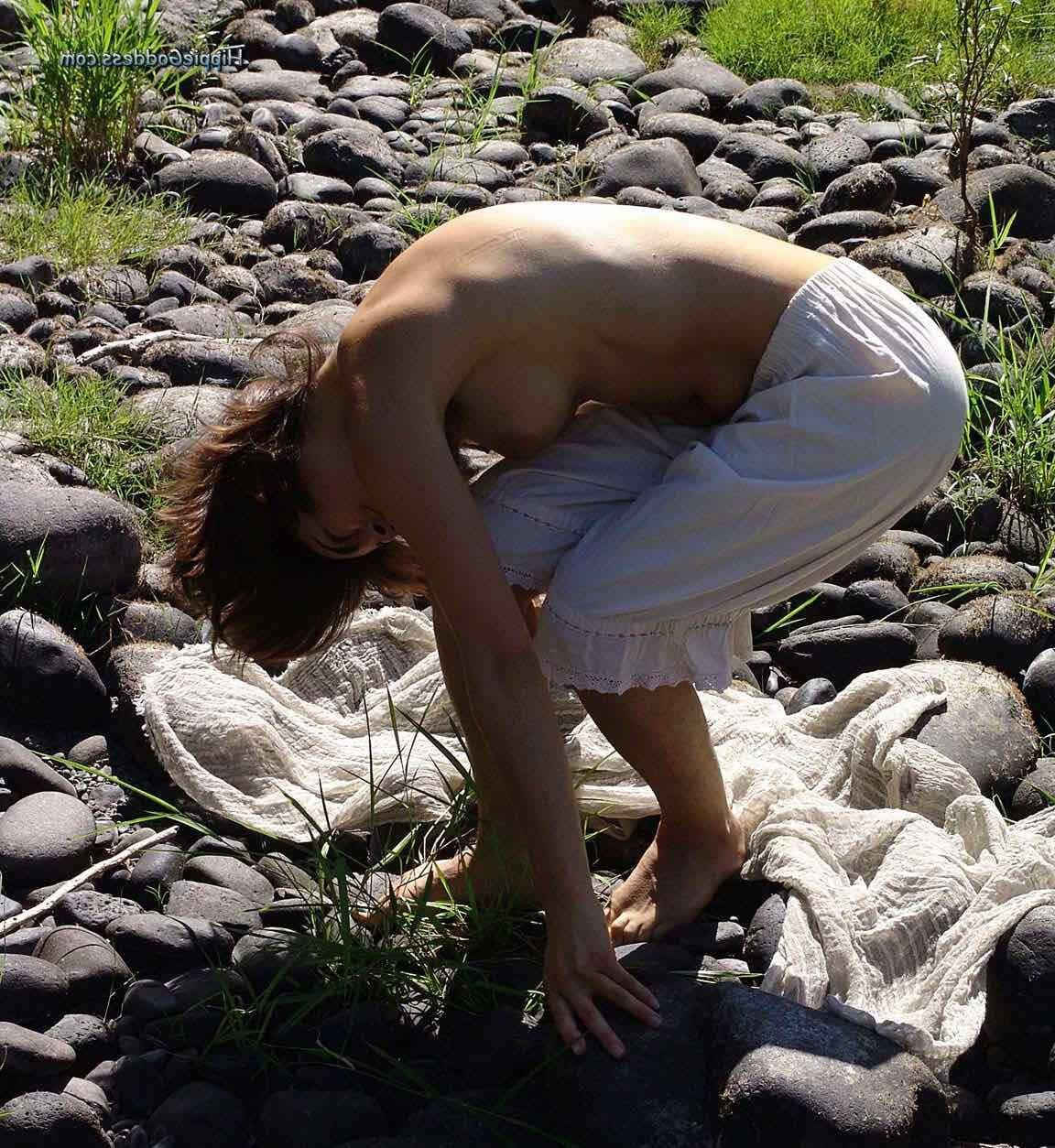 HippieGoddess BREA Naked in the river bed