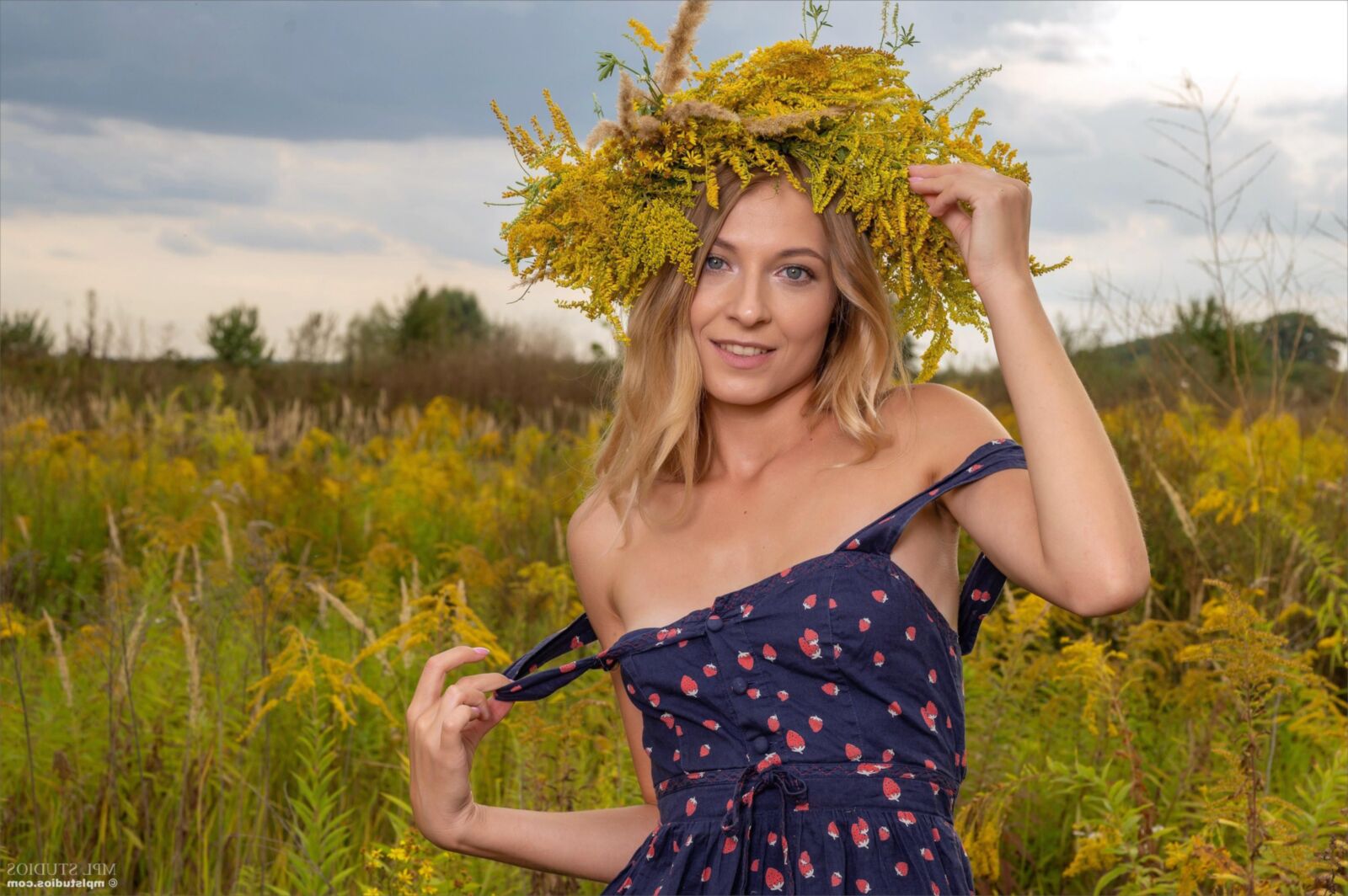 MPLStudios EMILY GRACE Picking flowers