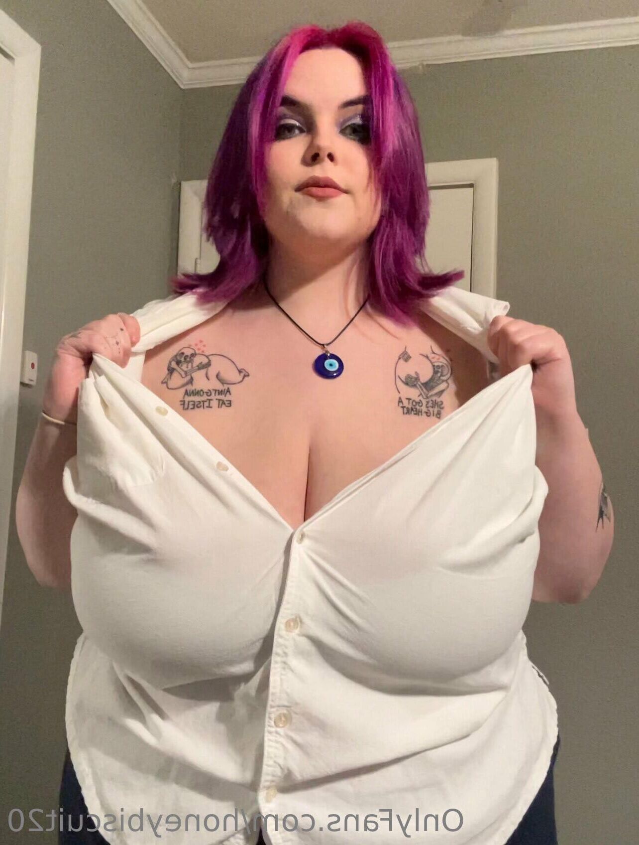 Cabelos rosa de mel enormes peitos enormes beleza bbw garota mista