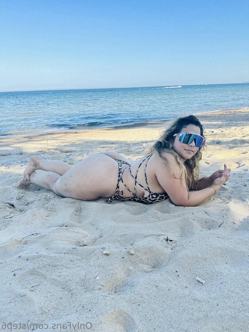 Stephanie Big Ass Big Boobs Sexy BBW Latina Girl Mixed Photos