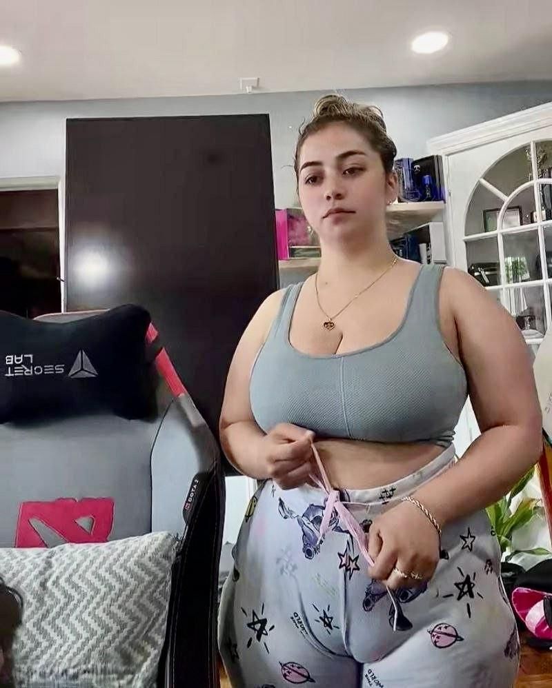 Stephanie Big Ass Big Boobs Sexy BBW Latina Girl Mixed Photos