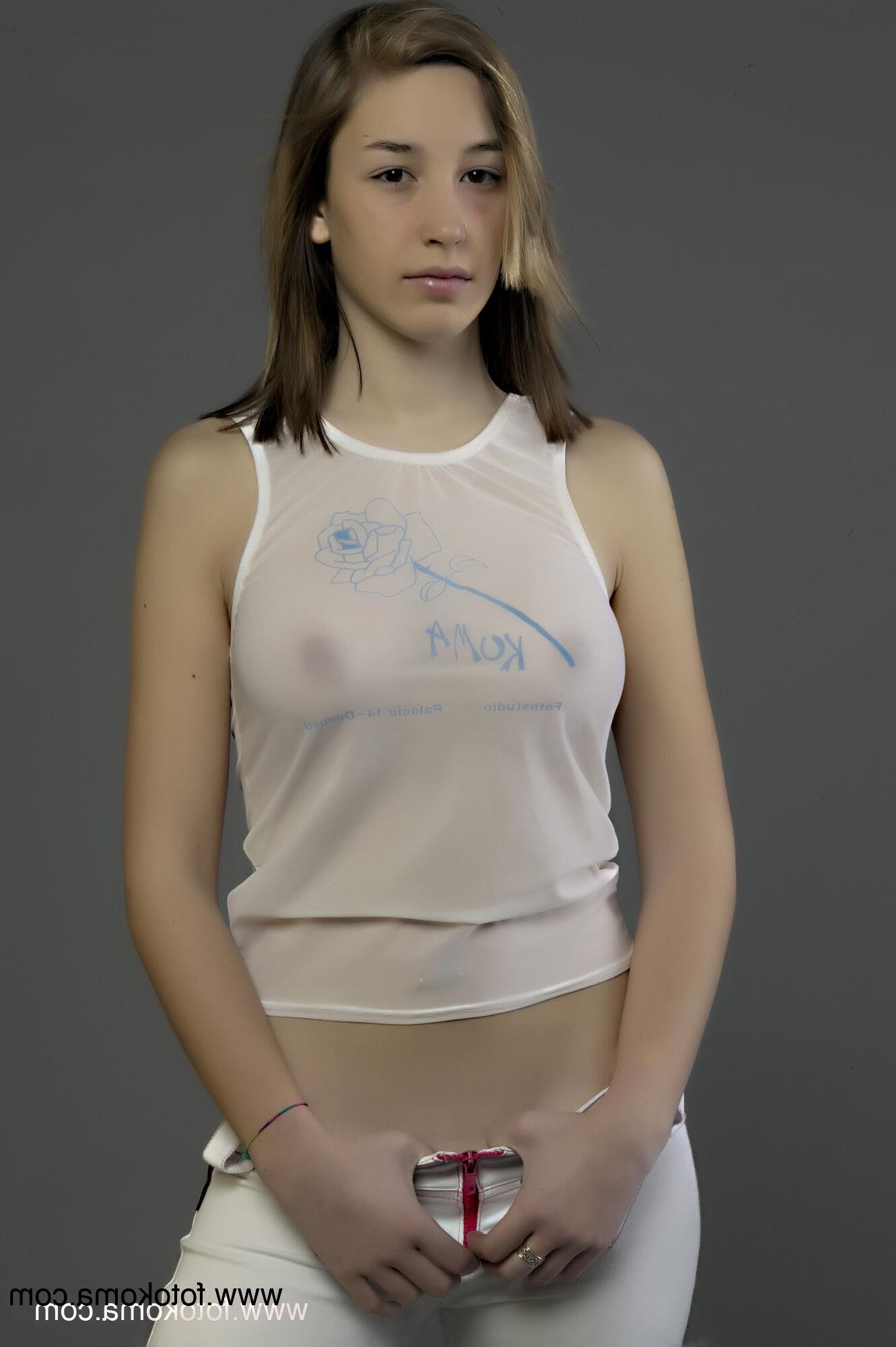 Fotokoma aintzanez camisetakoma