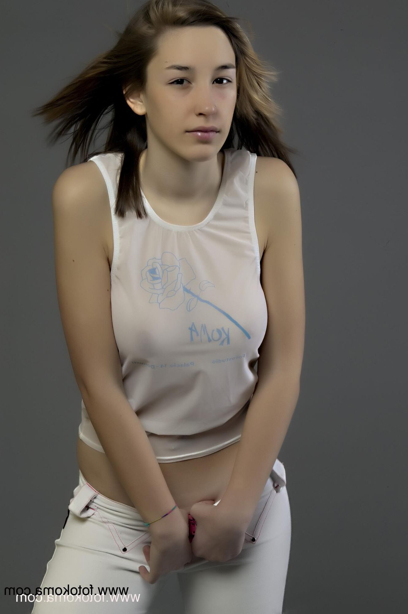 Fotokoma aintzanez camisetakoma