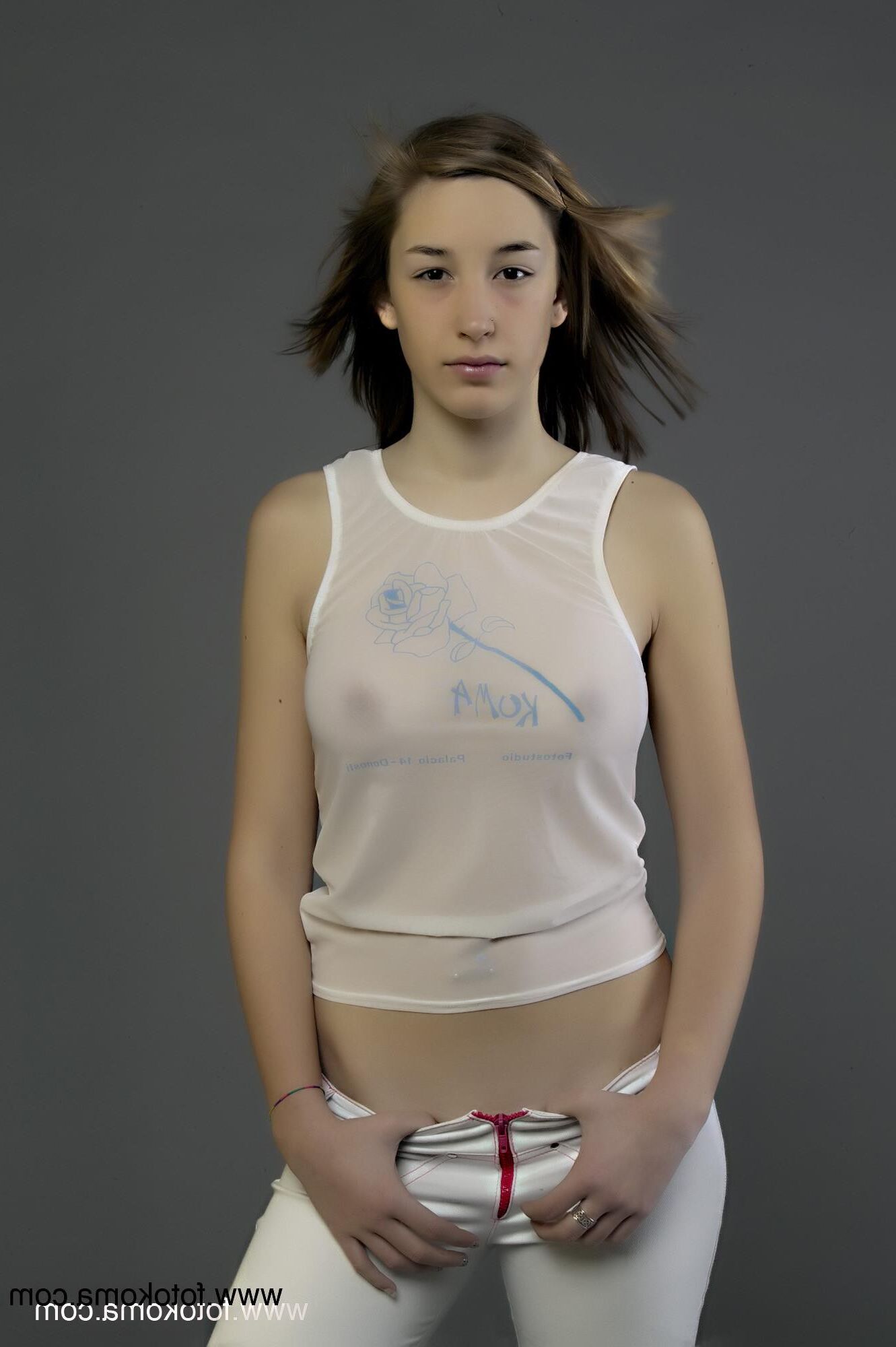 Fotokoma aintzanez camisetakoma