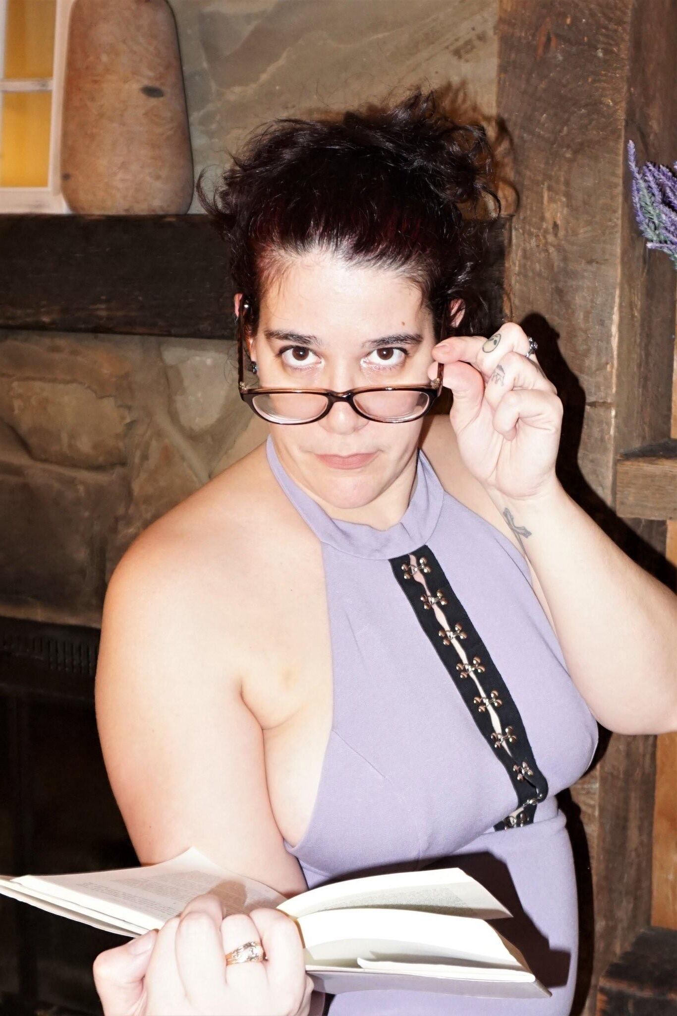 Vicki Big Butt Big Titten mit Brille BBC Liebhaber Frau gemischte Aufnahmen