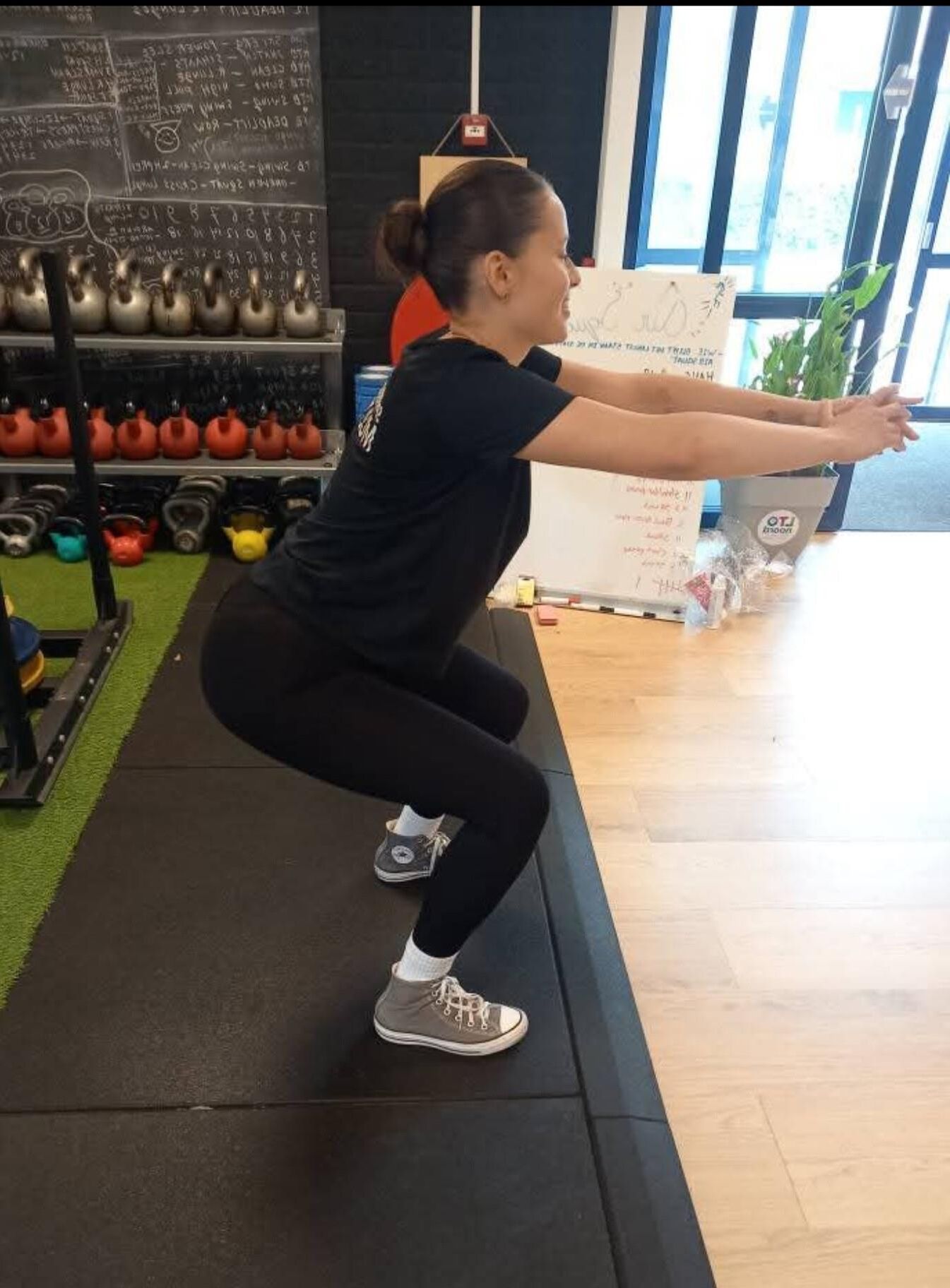 Linda chica de fitness hind