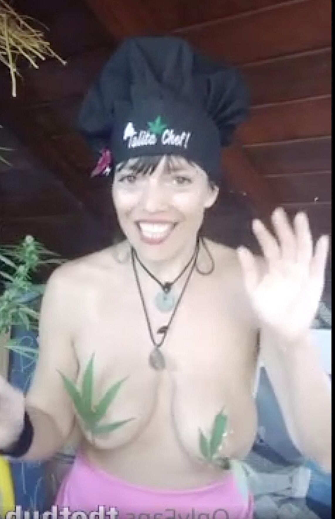 TALITA CHEF SHAKES HER FUNBAGS