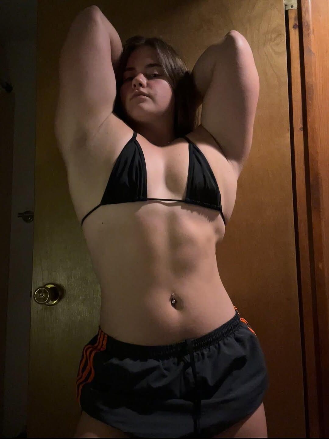Buff Gymgirl Dylan Crenshaw