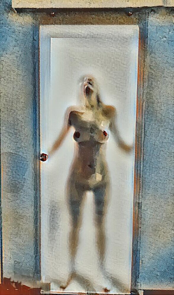 Nos encantan las damas calientes en el baño