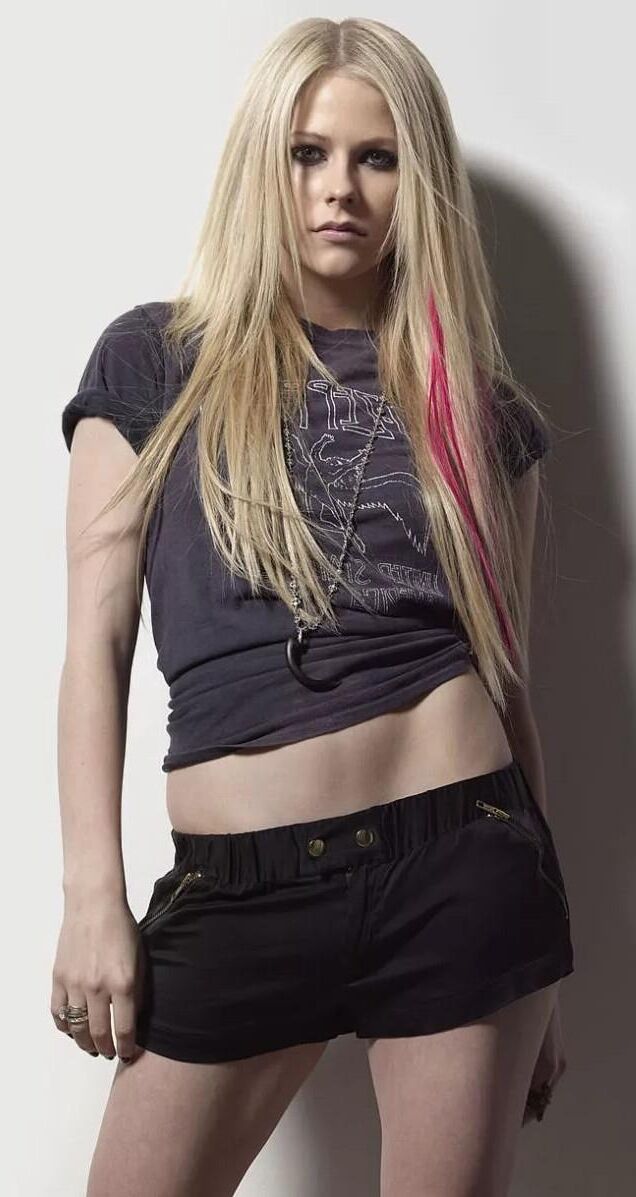  Avril Lavigne Maxim Photoshoots