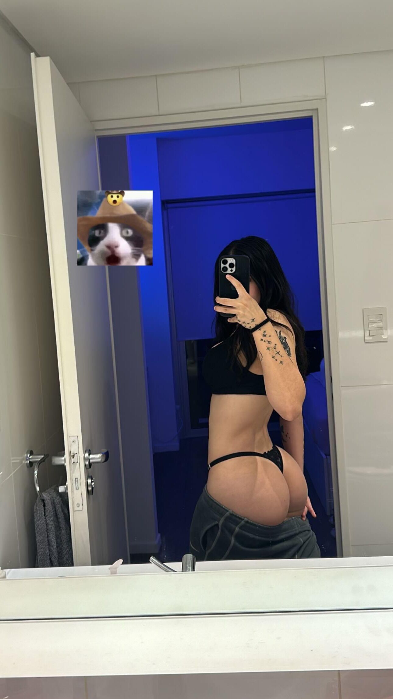 Delicioso adolescente muito quente