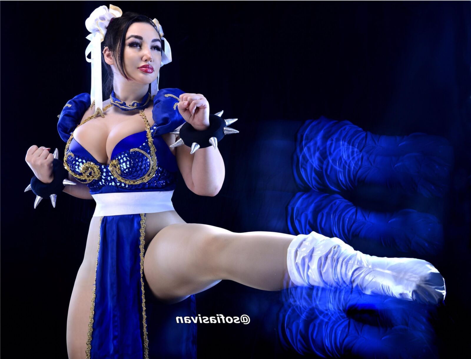 Curvas de cosplay de Sofía Sivan