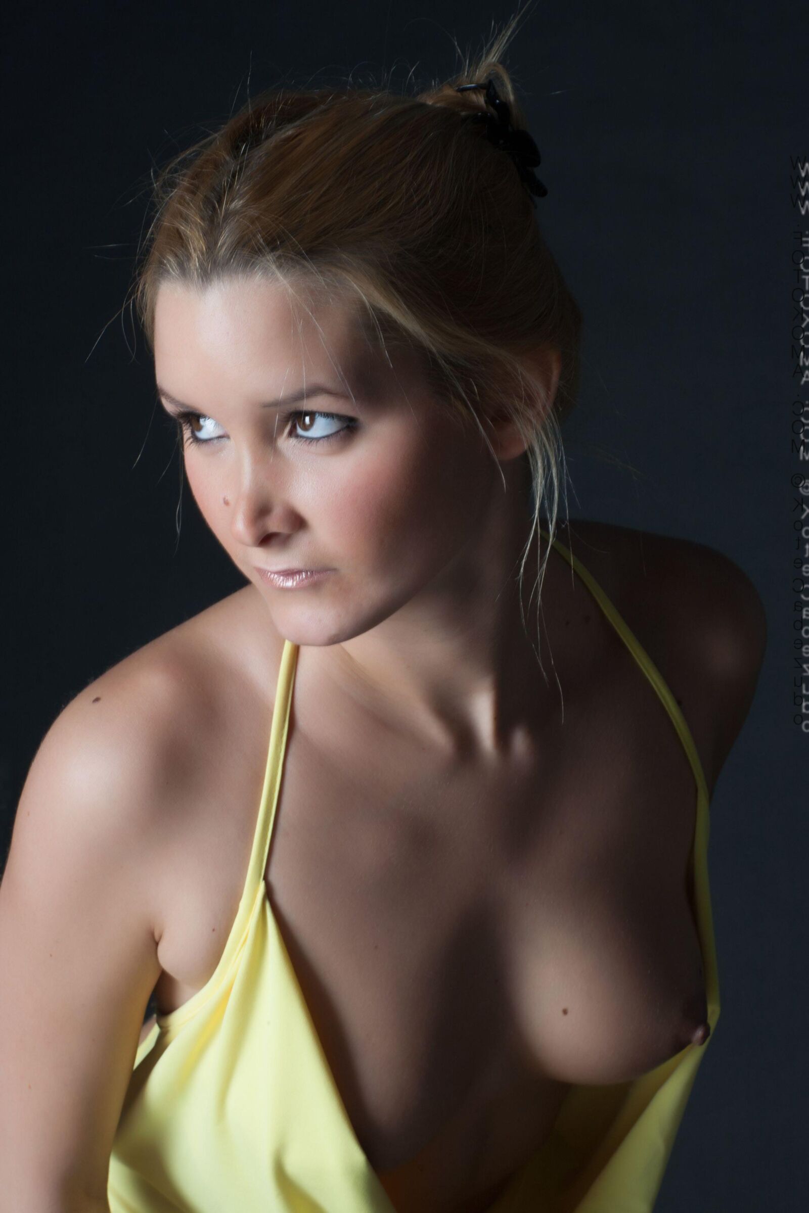 Fotokoma aneke amarillo
