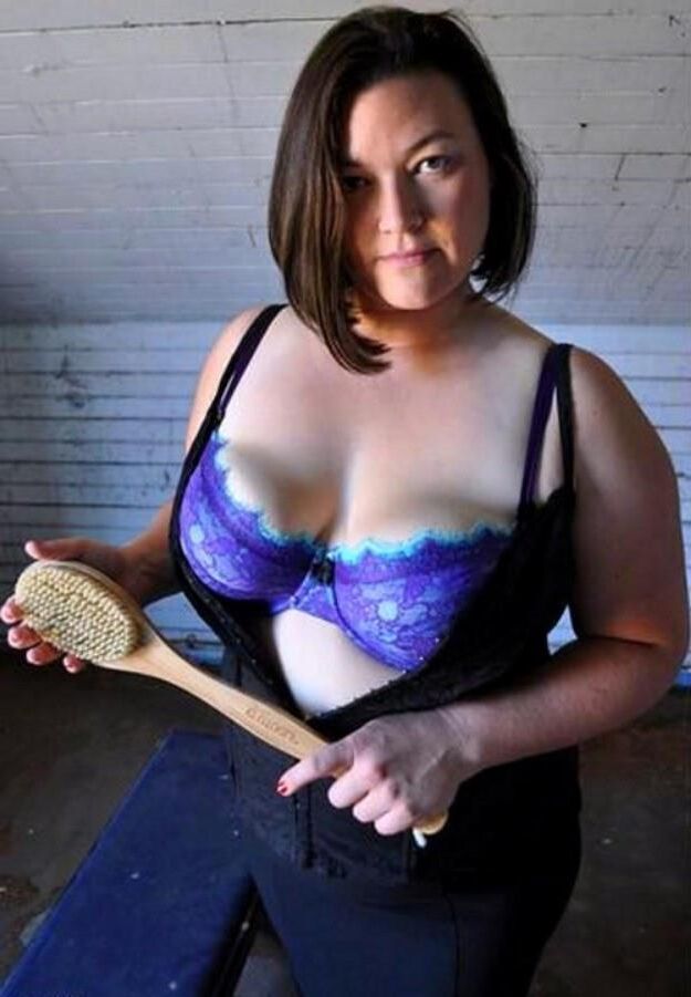 Femdom Senhora com escova