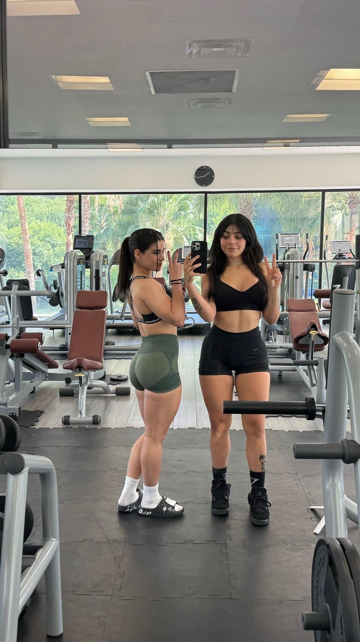 Delicioso adolescente muito quente