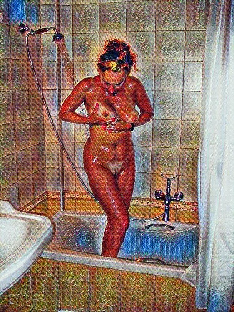 Nos encantan las damas calientes en el baño