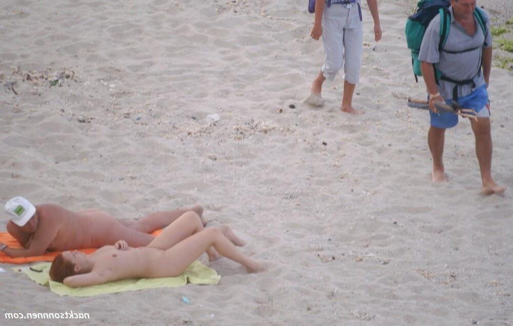 Nudes sur la plage