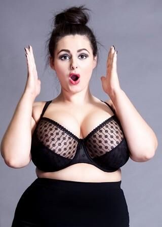 Modelo de tamanho grande de Sophia Adams UK