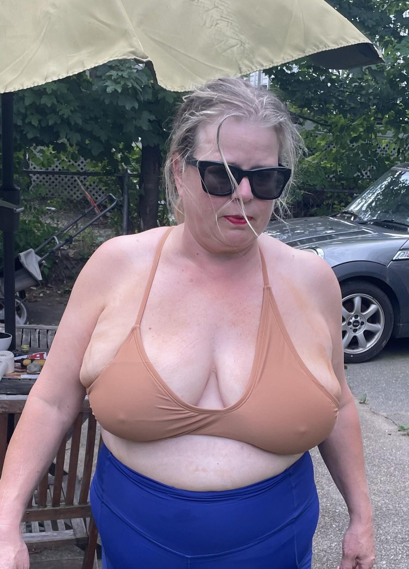 bikini marrón