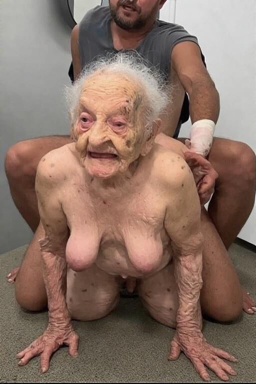 Ai Doggie Granny