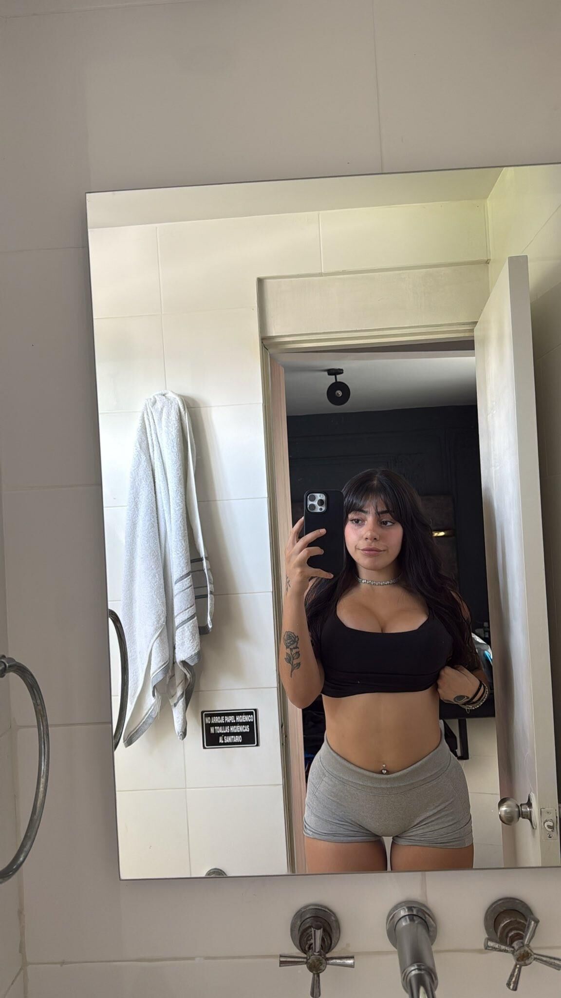 Delicioso adolescente muito quente